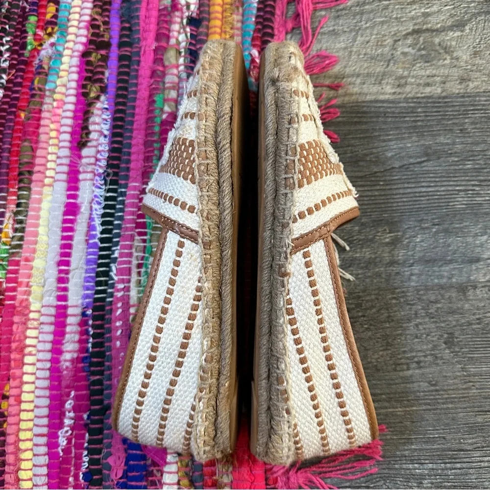TORY BURCH tan / white Shaw canvas logo slip on espadrilles 8